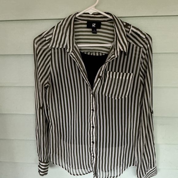 Sheer button down - Picture 2 of 6